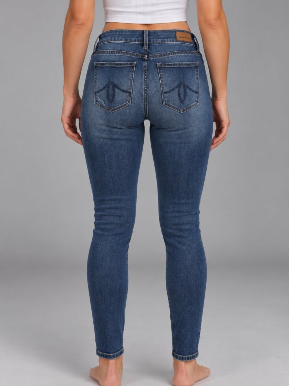 level 99 lily skinny straight distressed medium wash jeans size 29